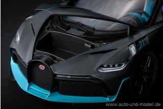 Bugatti Divo schwarz/blau Burago Metallmodell 1:18